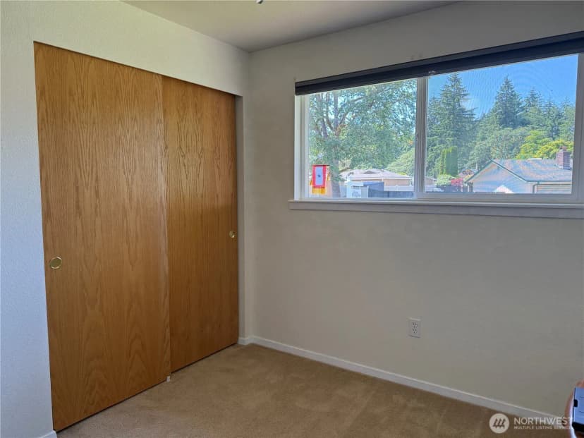 Property photo for 107 Candlewyck Drive W, Lakewood photo 31