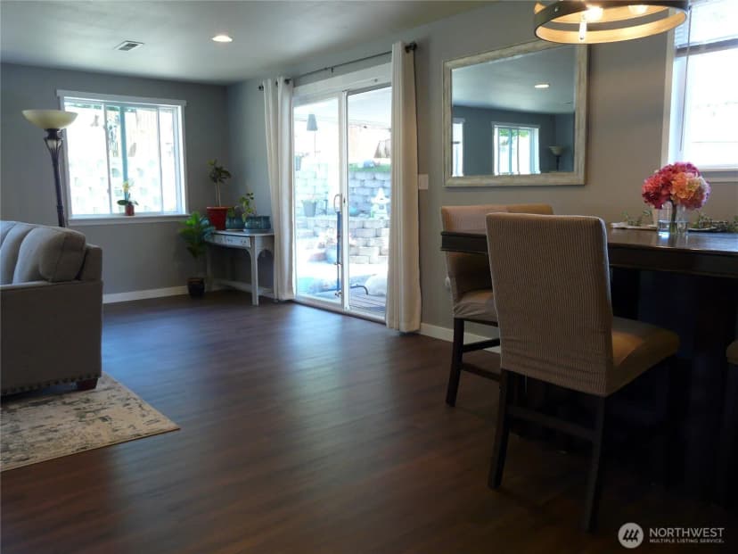 Property photo for 107 Candlewyck Drive W, Lakewood photo 21
