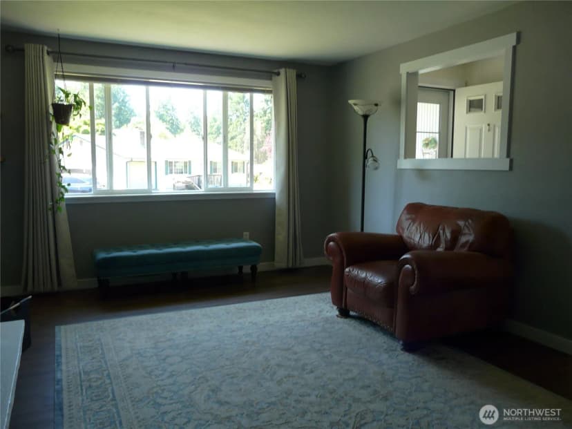Property photo for 107 Candlewyck Drive W, Lakewood photo 6