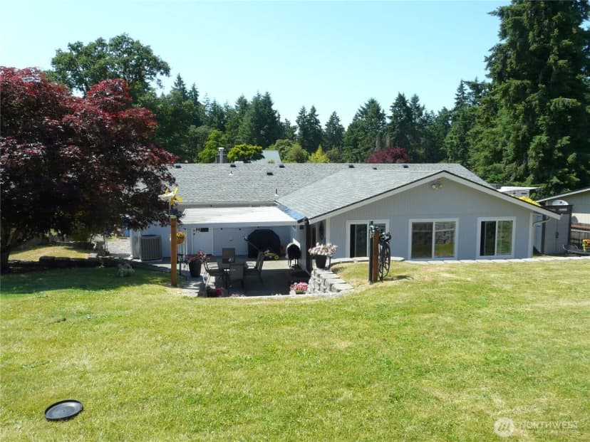Property photo for 107 Candlewyck Drive W, Lakewood photo 36
