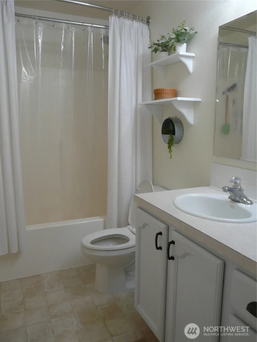 Property photo for 107 Candlewyck Drive W, Lakewood photo 32