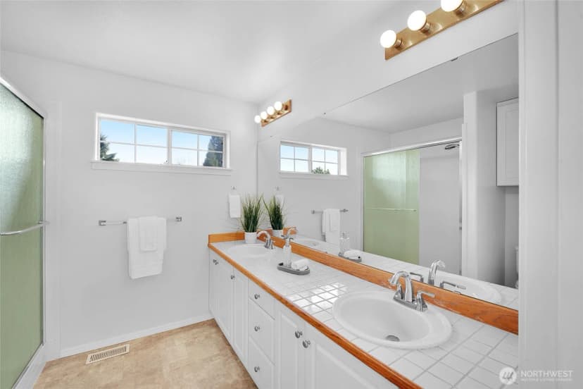 Property photo for 15124 55th Drive Se, Everett photo 24