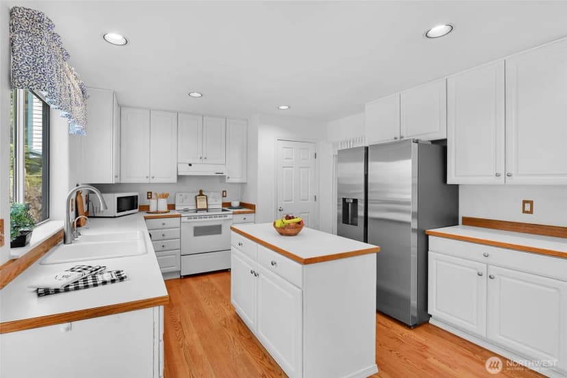 Property photo for 15124 55th Drive Se, Everett photo 12
