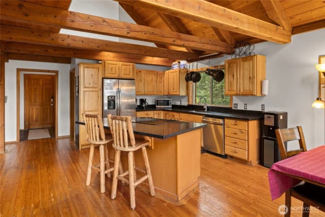 Property photo for 8607 Upper Peoh Point Road, Cle Elum photo 3