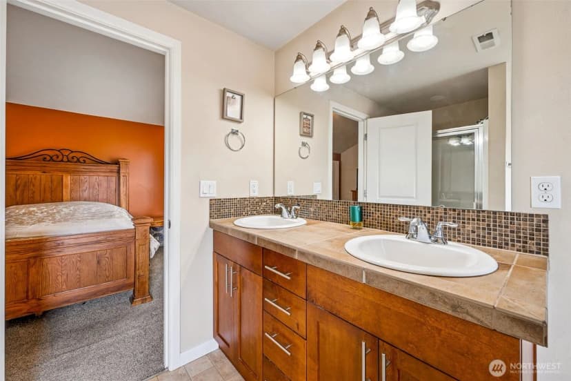 Property photo for 10089 Jensen Drive Se, Yelm photo 19