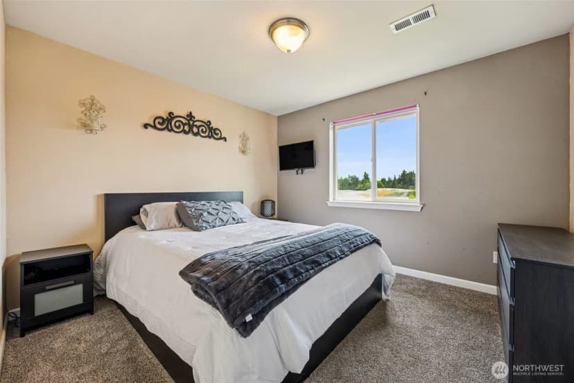 Property photo for 10089 Jensen Drive Se, Yelm photo 17