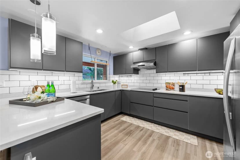Property photo for 2463 74th Avenue Se, Mercer Island photo 8