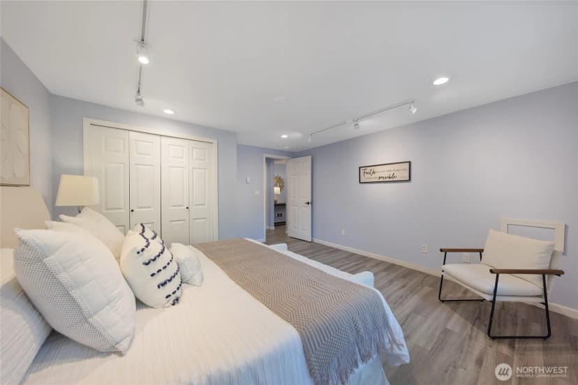 Property photo for 2463 74th Avenue Se, Mercer Island photo 15