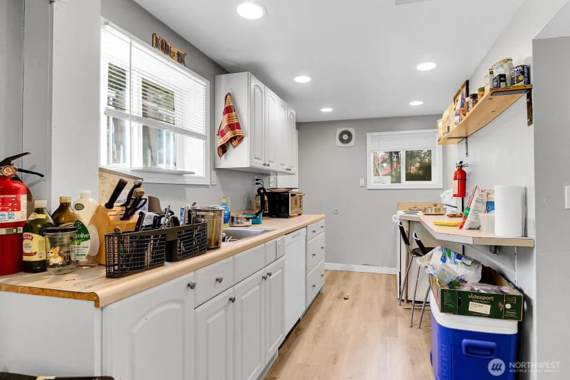 Property photo for 5745 25th Avenue Ne, Seattle photo 10
