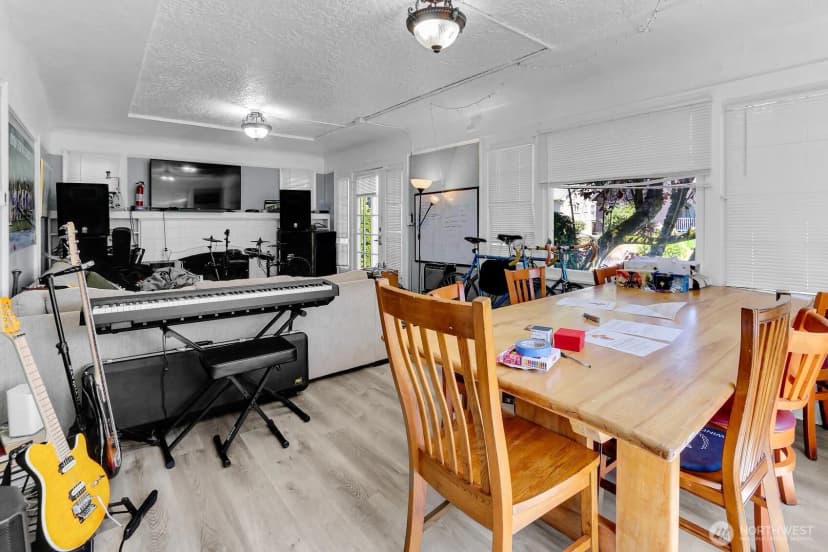 Property photo for 5745 25th Avenue Ne, Seattle photo 5