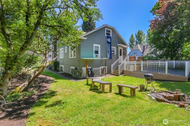 Property photo for 5745 25th Avenue Ne, Seattle photo 2