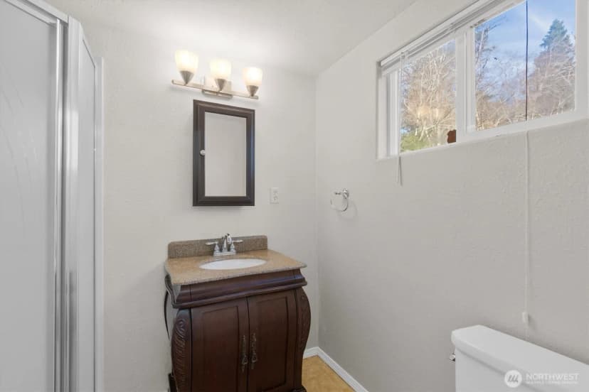 Property photo for 325 E State Route 4, Cathlamet photo 18