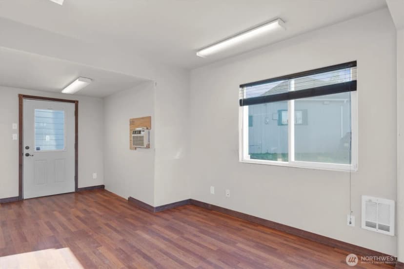 Property photo for 325 E State Route 4, Cathlamet photo 11