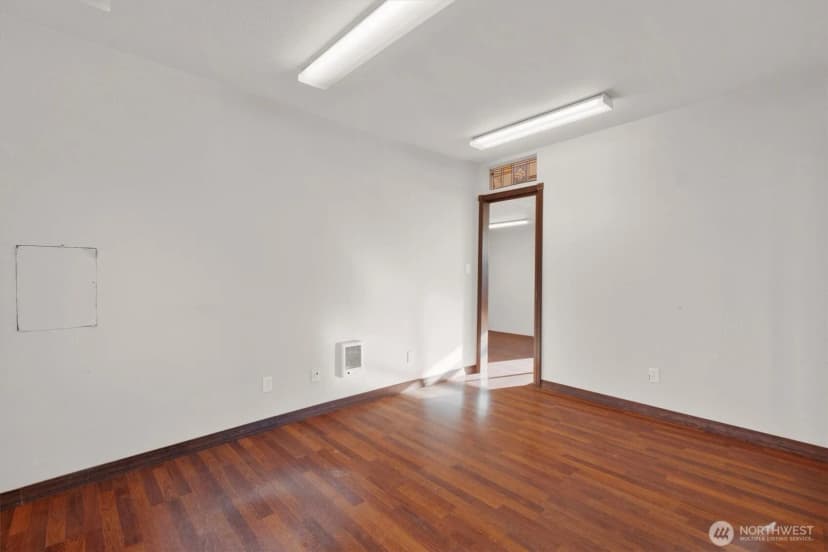 Property photo for 325 E State Route 4, Cathlamet photo 10