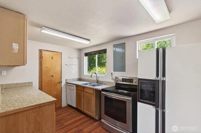 Property photo for 325 E State Route 4, Cathlamet photo 13