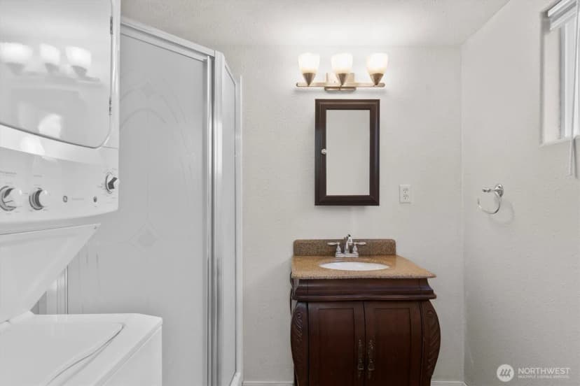 Property photo for 325 E State Route 4, Cathlamet photo 16