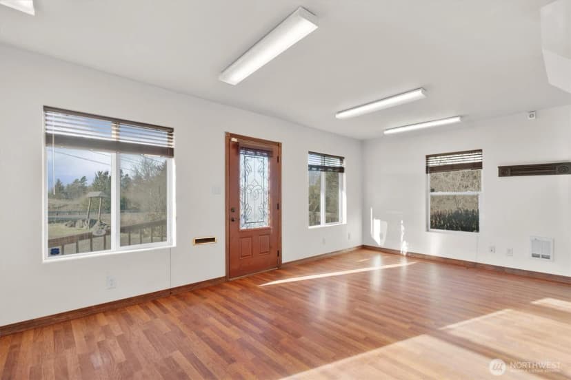 Property photo for 325 E State Route 4, Cathlamet photo 3