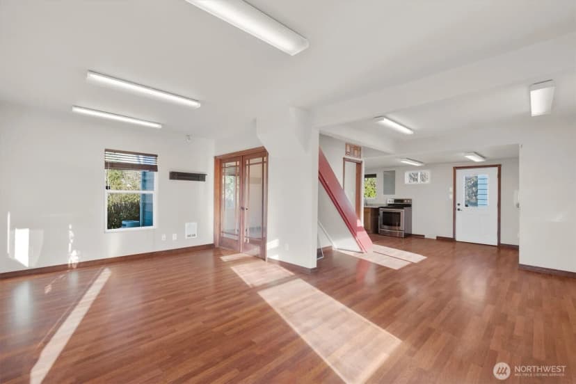 Property photo for 325 E State Route 4, Cathlamet photo 6