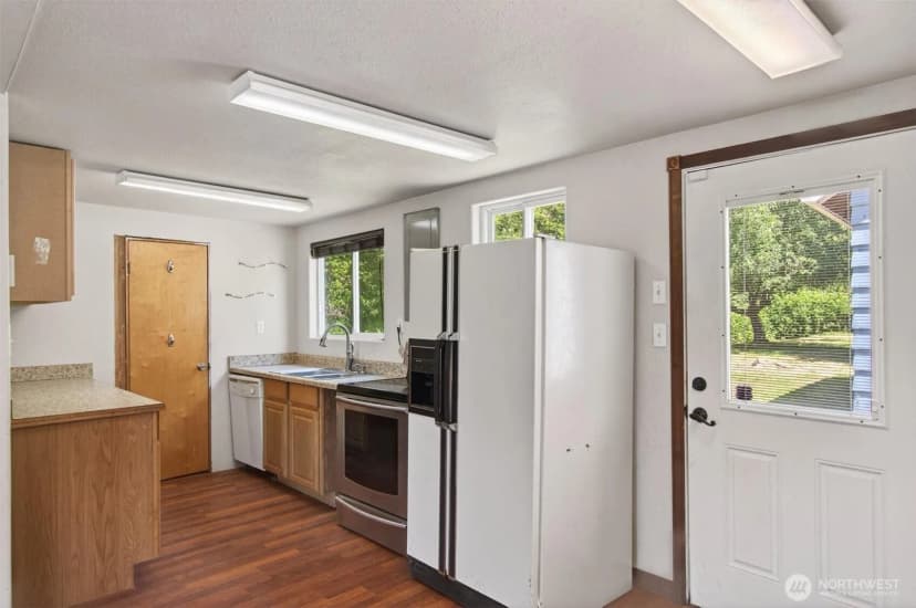 Property photo for 325 E State Route 4, Cathlamet photo 12