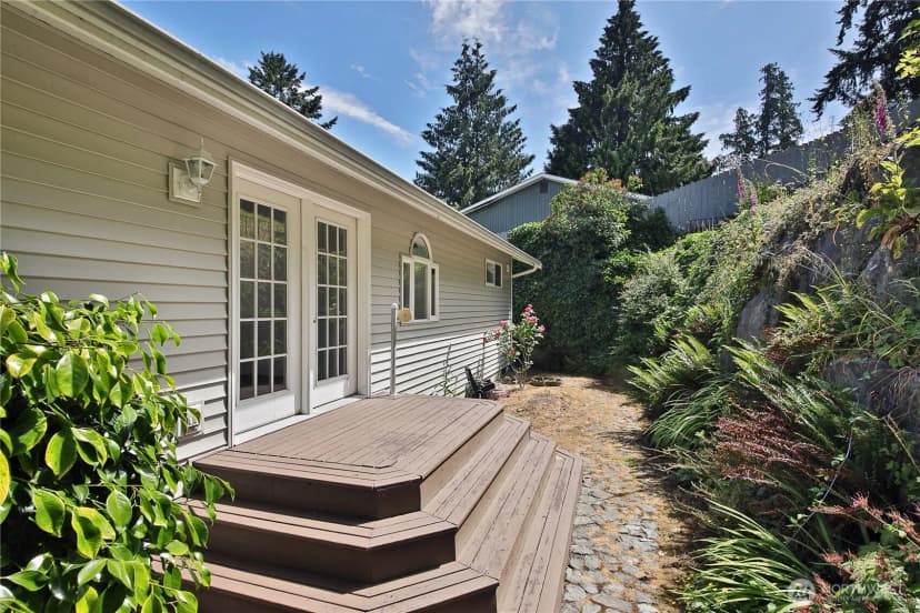 Property photo for 854 Blue Spruce Place, Oak Harbor photo 32