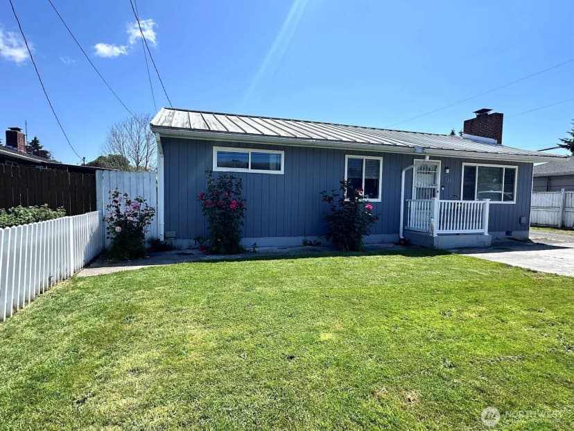 Property photo for 2036 30th Avenue, Longview photo 2