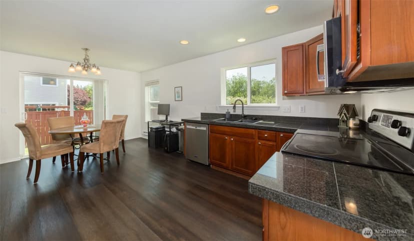 Property photo for 10312 26th Place Se, Lake Stevens photo 6