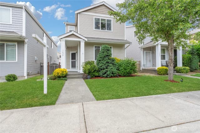 Property photo for 1625 181st Street E, Spanaway photo 2