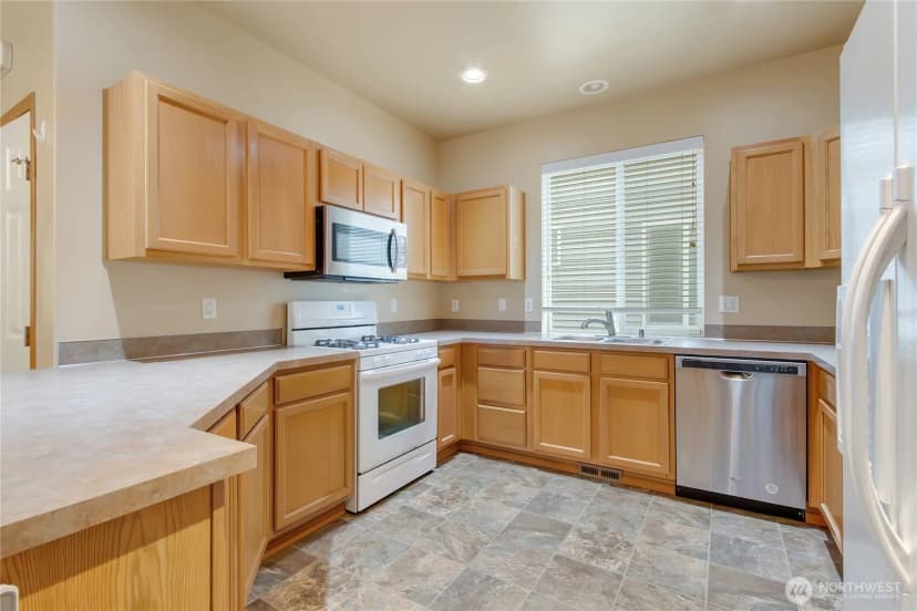 Property photo for 1625 181st Street E, Spanaway photo 11