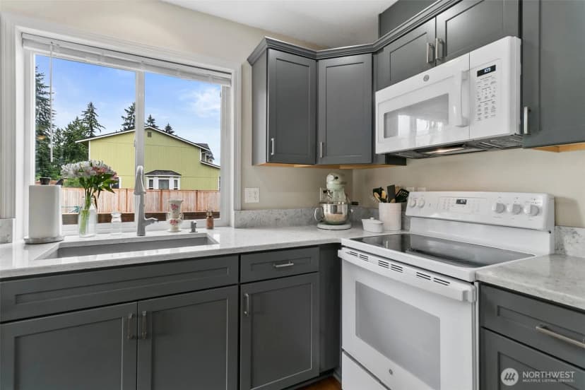 Property photo for 15802 15th Avenue Ct E, Tacoma photo 11