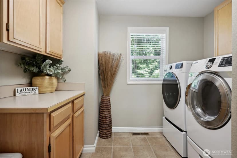 Property photo for 1910 Lenox Court Nw, Olympia photo 22