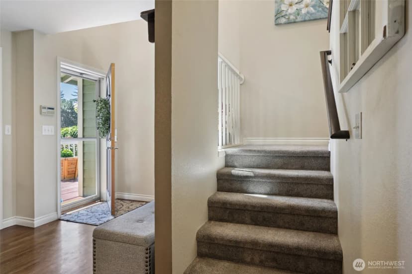 Property photo for 1910 Lenox Court Nw, Olympia photo 23