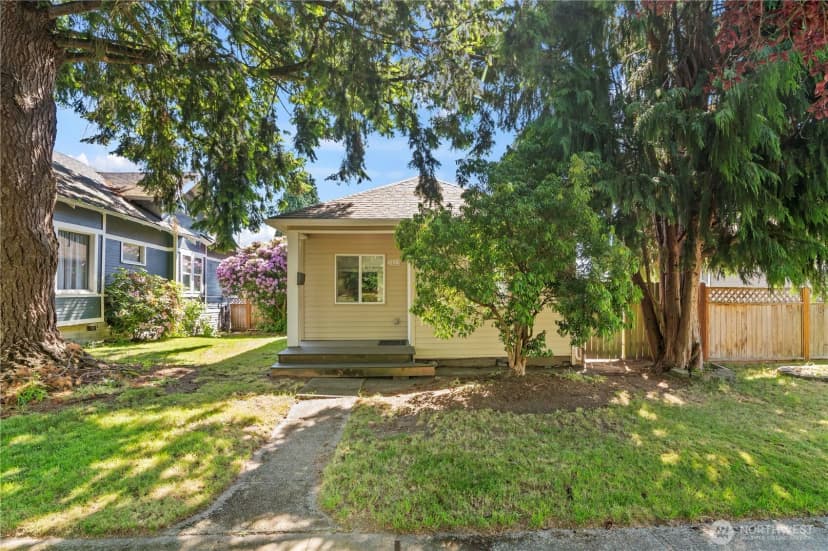 Property photo for 2415 Cedar Street, Everett