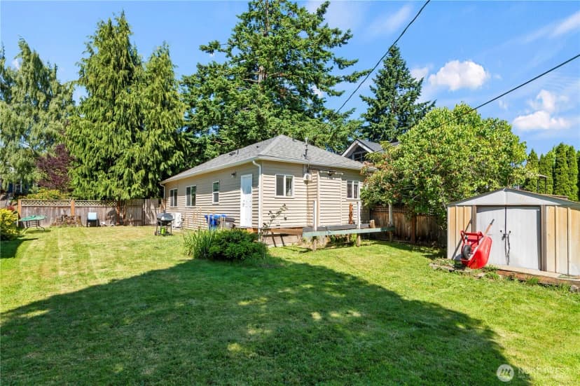 Property photo for 2415 Cedar Street, Everett photo 14
