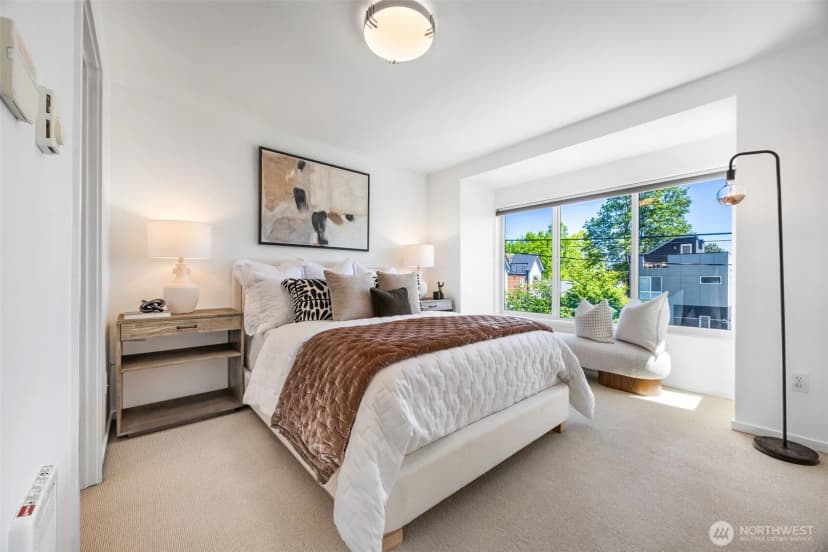 Property photo for 203 20th Avenue E, Seattle photo 15
