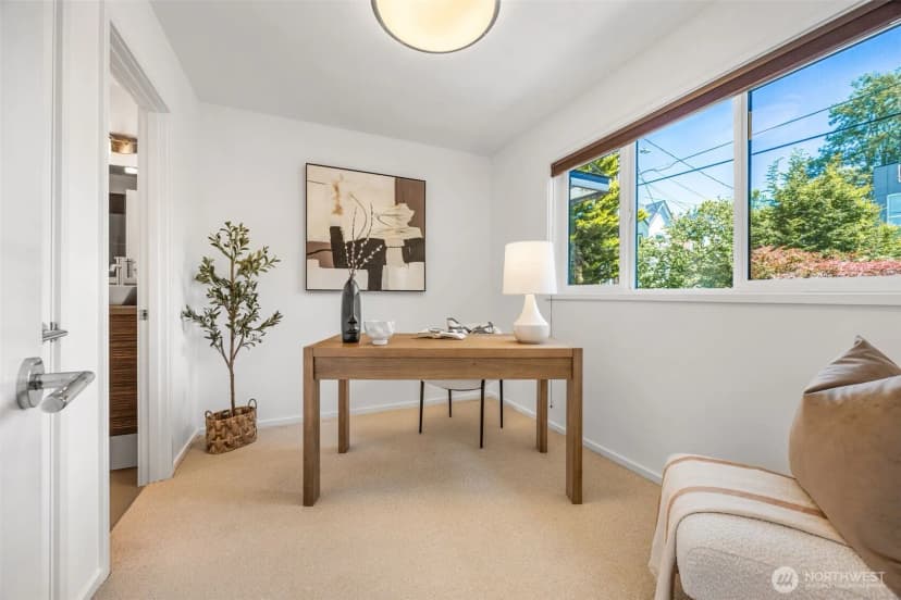 Property photo for 203 20th Avenue E, Seattle photo 18