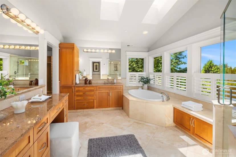 Property photo for 8418 Se 44th Street, Mercer Island photo 25