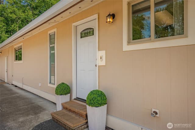 Property photo for 8380 Grouse Crescent Drive, Blaine photo 4