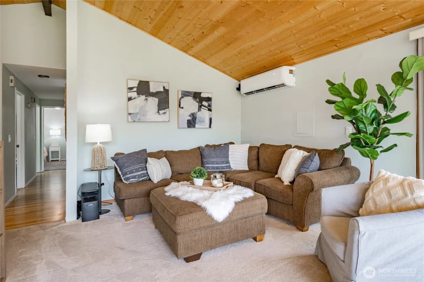 Property photo for 8380 Grouse Crescent Drive, Blaine photo 13