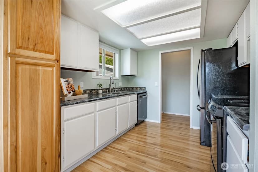 Property photo for 8380 Grouse Crescent Drive, Blaine photo 7