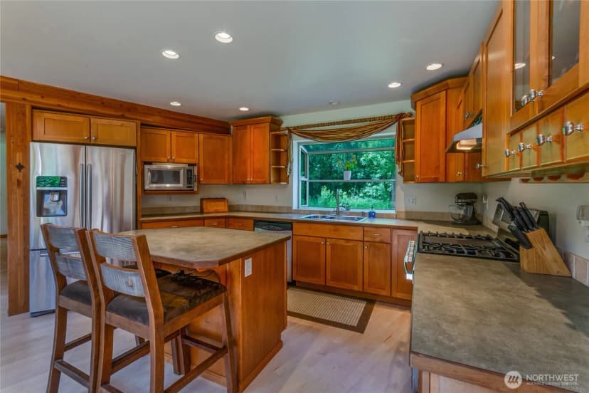 Property photo for 31520 94th Avenue E, Eatonville photo 8