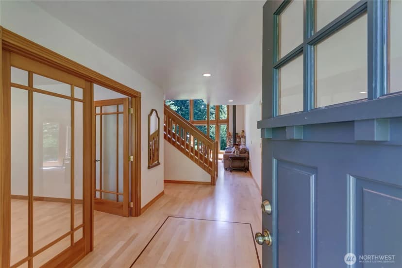 Property photo for 31520 94th Avenue E, Eatonville photo 3