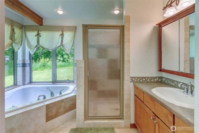 Property photo for 31520 94th Avenue E, Eatonville photo 13