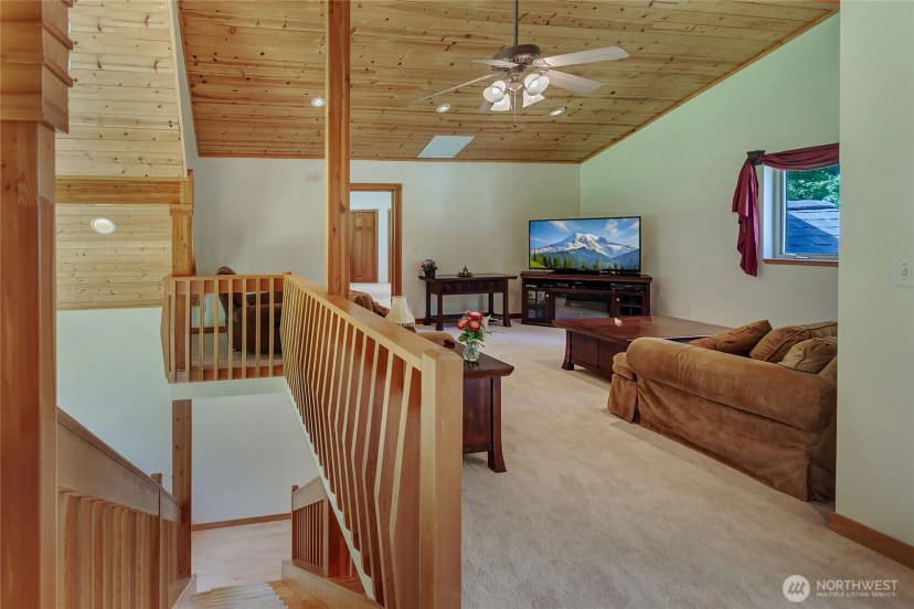 Property photo for 31520 94th Avenue E, Eatonville photo 17
