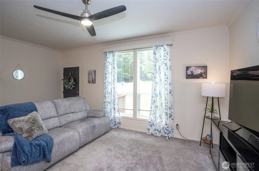 Property photo for 170 E Soundview Drive E, Shelton photo 4