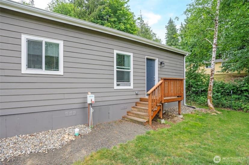 Property photo for 170 E Soundview Drive E, Shelton photo 25