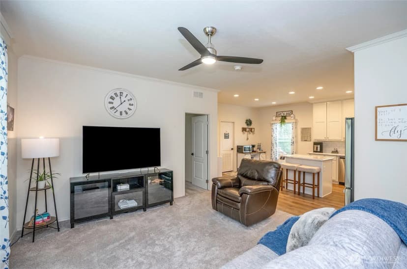 Property photo for 170 E Soundview Drive E, Shelton photo 5
