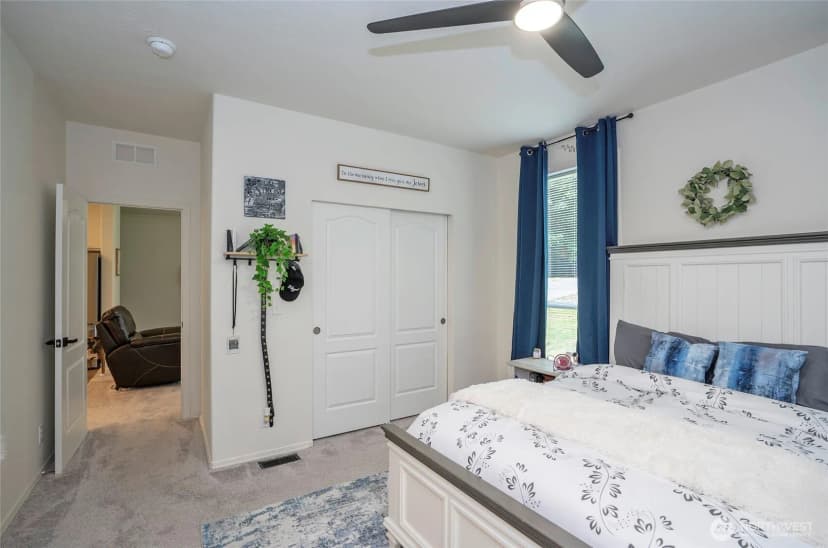 Property photo for 170 E Soundview Drive E, Shelton photo 13