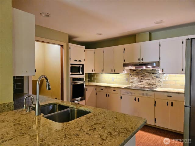 Property photo for 9813 36th Street E, Edgewood photo 4
