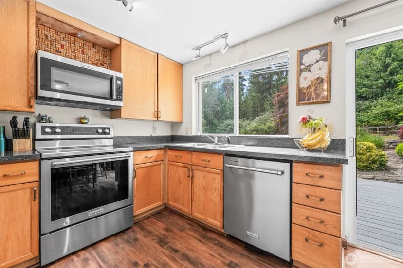 Property photo for 10210 Minterwood Dr Nw, Gig Harbor photo 8