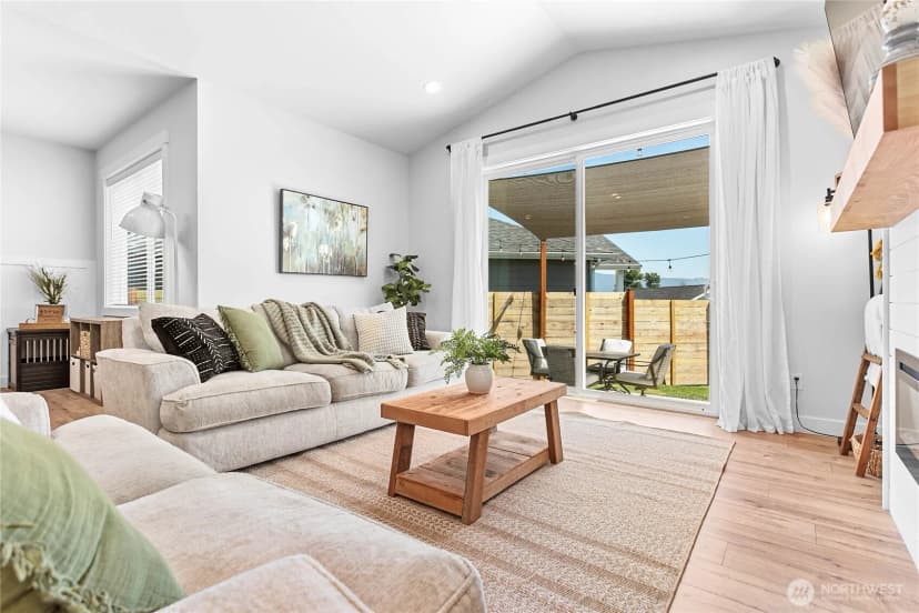 Property photo for 2183 Lagerwey Circle, Lynden photo 9